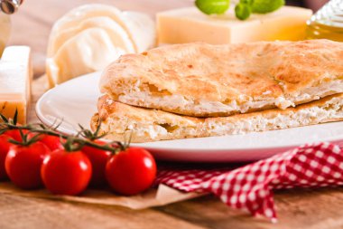 Beyaz yemek peynir focaccia ekmek. 