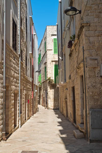 Molfetta alleyway. Puglia. İtalya. 