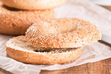 Susamlı simit ahşap tablo. 