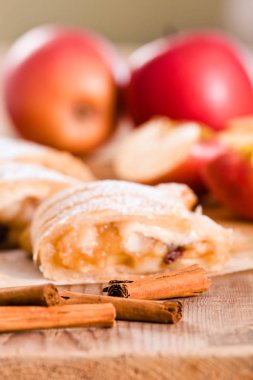 kagit üzerinde apple strudel.