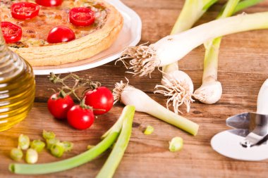 Pırasa ve domates salçası. 