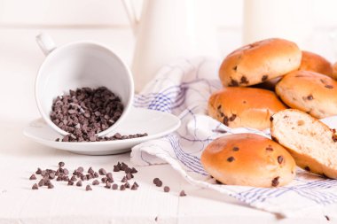 Çikolatalı börek ahşap tablo. 