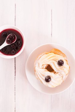 Zeppole Pasta krema ile. 