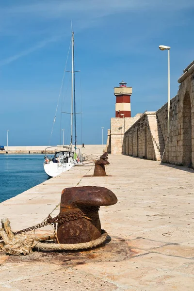 Panoramavy över monopoli. Puglia. Italien. — Stockfoto