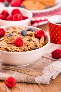 Kepekli tahıllar ile Kahvaltı. 