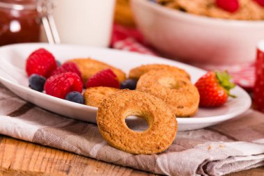 Kepekli tahıllar ile Kahvaltı. 