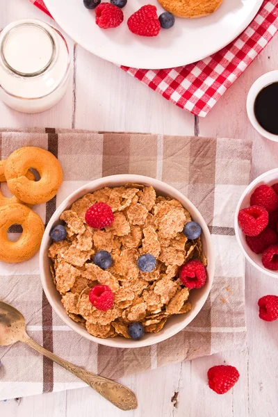 Kepekli tahıllar ile Kahvaltı. 