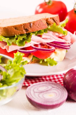 Sandviç tost ekmeği.