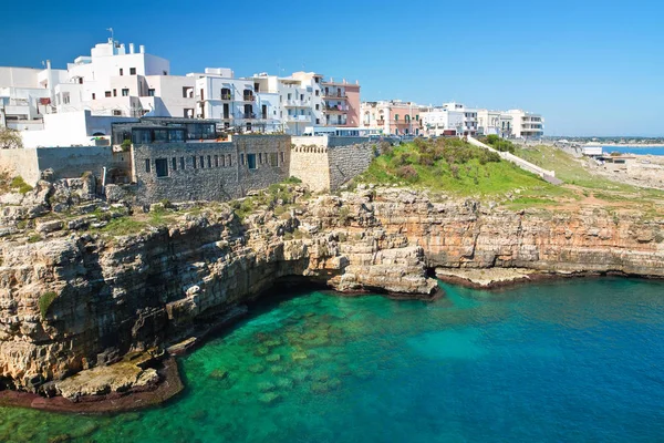 Panoramavy över polignano. Puglia. Italien. — Stockfoto