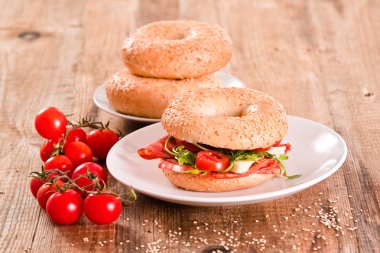 Susamlı simit ahşap tablo. 