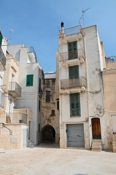 Une ruelle. Conversano. Pouilles. Italie . — Photo