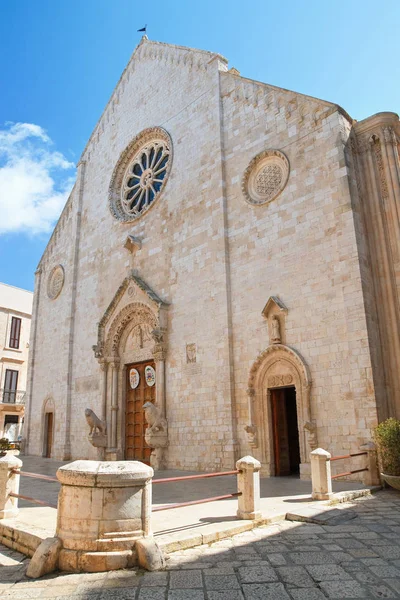 孔韦尔萨诺大教堂大教堂。普利亚大区。意大利. — 图库照片