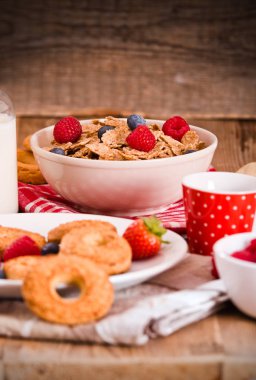 Kepekli tahıllar ile Kahvaltı.