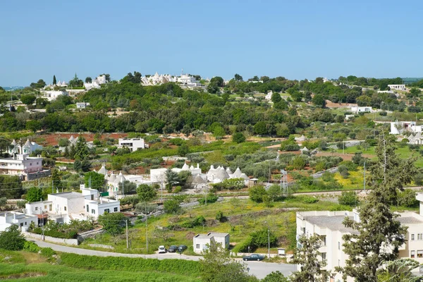 Panoramautsikt över locorotondo. Puglia. Italien. — Stockfoto