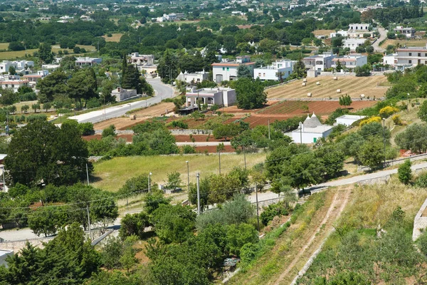 Panoramiczny widok cisternino. Puglia. Włochy. — Zdjęcie stockowe