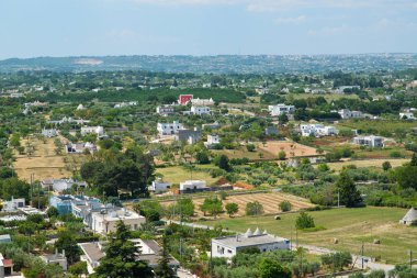 cisternino panoramik manzaralı. Puglia. İtalya. 