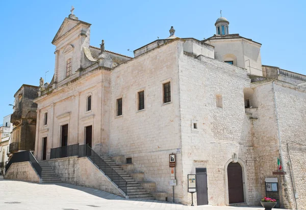Mor Cisternino kyrka. Puglia. Italien. — Stockfoto