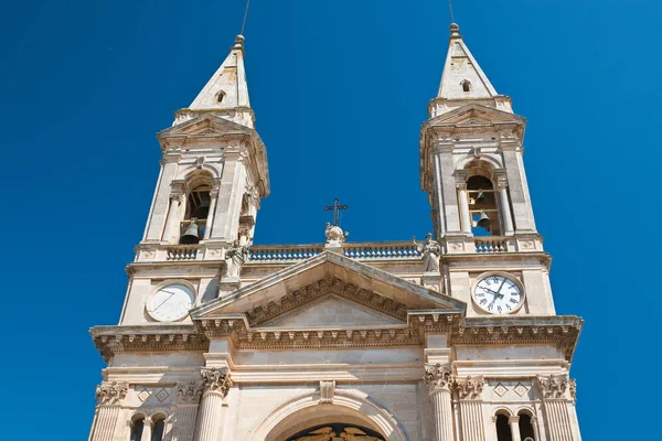 SSの大聖堂。コスマ・デ・ダミアーノ。アルベロベロ。プーリア州.イタリア. — ストック写真