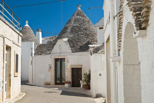 Trulli houses. Alberobello. Puglia. Italy. — Stock Photo, Image