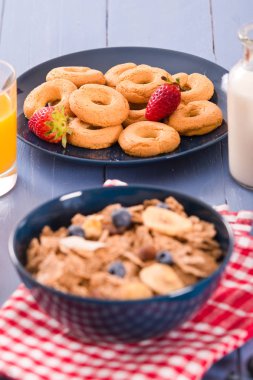 Kepekli tahıllar ile Kahvaltı.