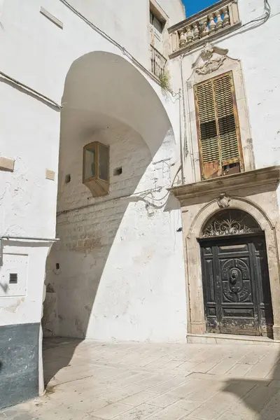 Alleyway. Martina Franca. Puglia. Italy. — Stock Photo, Image