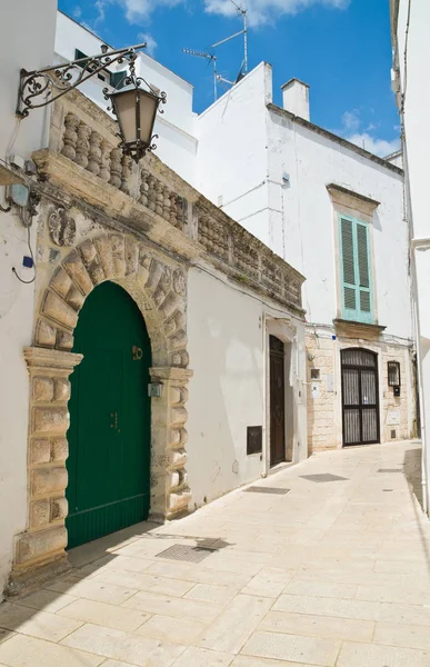 Ulička. Martina Franca. Puglia. Itálie. — Stock fotografie