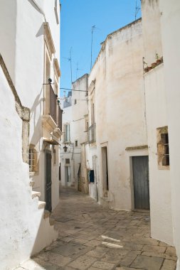 Ara sokakta. Martina Franca. Puglia. İtalya. 
