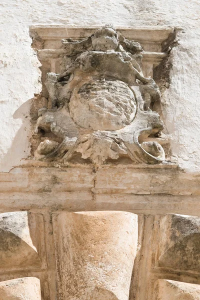 Historický palác. Martina Franca. Puglia. Itálie. — Stock fotografie