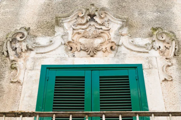 Historyczny pałac. Martina Franca. Puglia. Włochy. — Zdjęcie stockowe