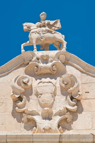 El arco de Santo Stefano. Martina Franca. Puglia. Italia . — Foto de Stock