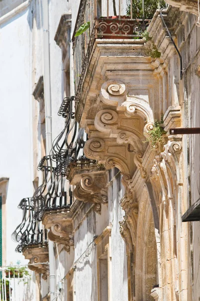 En gränd. Det är Martina Franca. Apulien. Italien. — Stockfoto