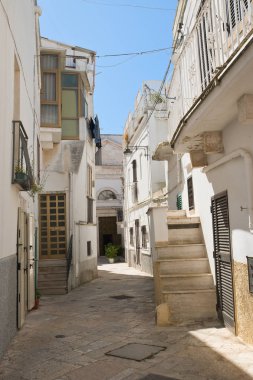 Ara sokakta. Noci. Puglia. İtalya.