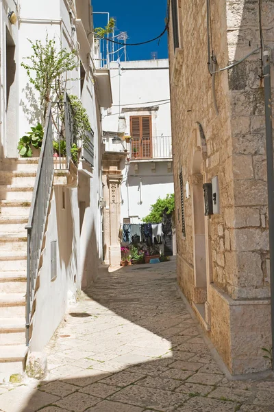 Vicolo. Noci. Puglia. Italia . — Foto Stock