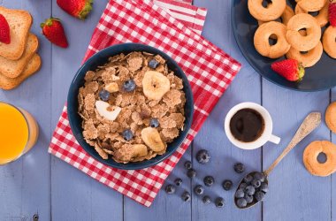 Kepekli tahıllar ile Kahvaltı.