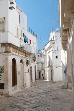 Ara sokakta. Martina Franca. Puglia. İtalya. 