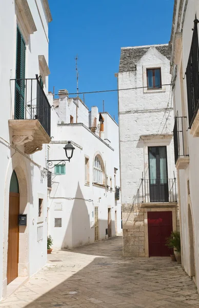 Uličky. Locorotondo. Puglia. Itálie. — Stock fotografie