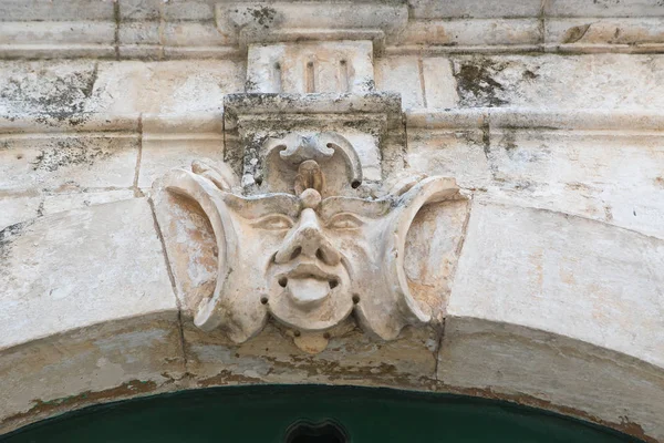 Palazzo storico. Ceglie Messapica. Puglia. Italia . — Foto Stock