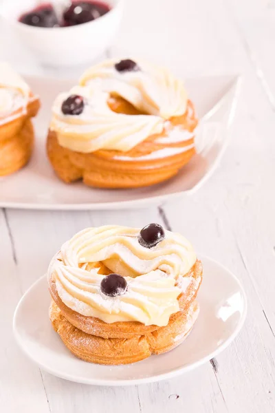 Zeppole with pastry cream. — Stock Photo, Image