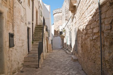 Ara sokakta. Ceglie Messapica. Puglia. İtalya. 