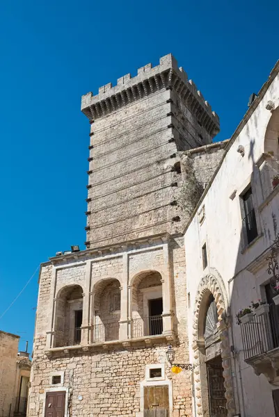 Hertogelijk kasteel. ceglie messapica. Puglia. Italië. — Stockfoto