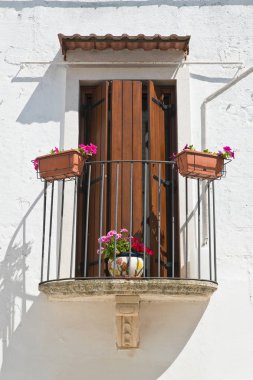 Balkon. Mottola. Puglia. İtalya. 