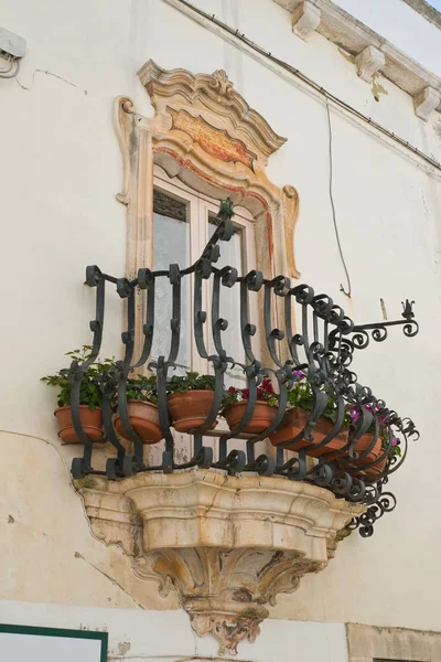 Palazzo Morelli. Locorotondo. Puglia. Italia . — Foto Stock