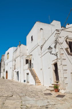 Ara sokakta. Ceglie Messapica. Puglia. İtalya. 