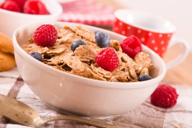 Kepekli tahıllar ile Kahvaltı. 