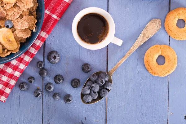 Kepekli tahıllar ile Kahvaltı. 