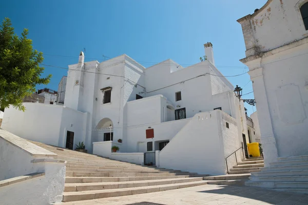 Para o beco. Massafra. Puglia. Itália . — Fotografia de Stock