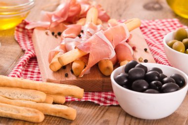 Grisini breadsticks ile jambon. 