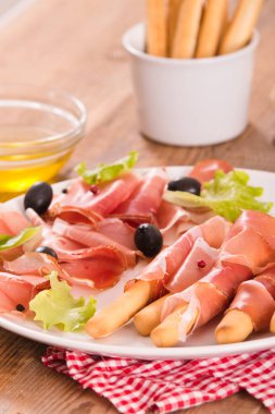 Grisini breadsticks ile jambon. 