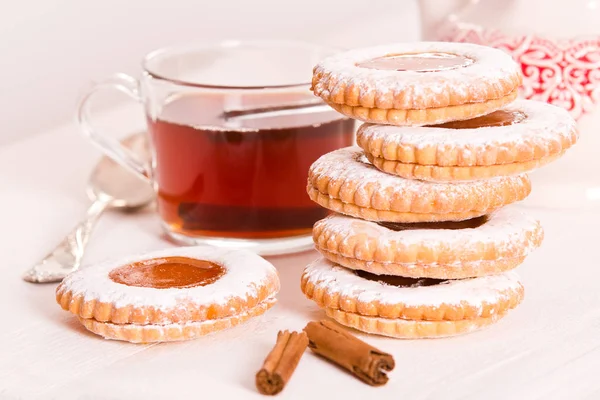 Galletas de té con mermelada . — Foto de Stock