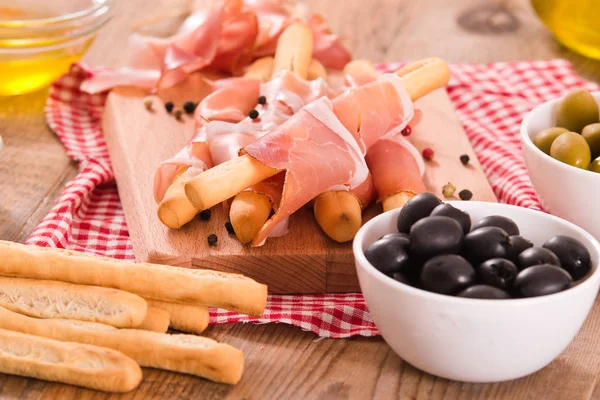 Grisini breadsticks ile jambon. 